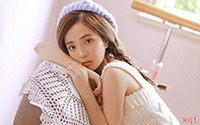 白皙性感美女居家迷人写真(8)