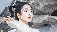 古典琵琶汉服文雅美女娴静户外写真(9)