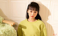 牛油果色卫衣女孩甜美清新精致白皙居家迷人写真(9)