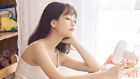 小清新吊带女孩居家可爱干净写真(9)
