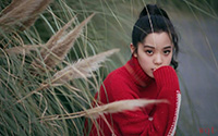 欧阳娜娜时尚甜美户外写真(9)