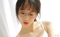 清纯美女吊带背心性感写真(9)