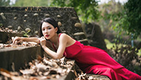 貌美如花的女人时尚户外写真(9)