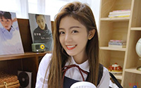 大眼睛萌妹子jk制服甜美居家迷人写真(9)