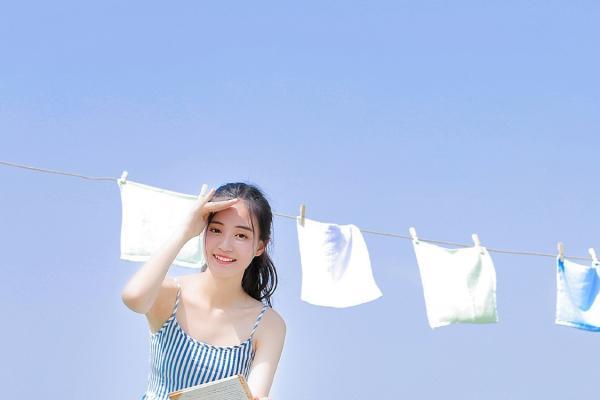 笑容甜美的少女户外写真(10)