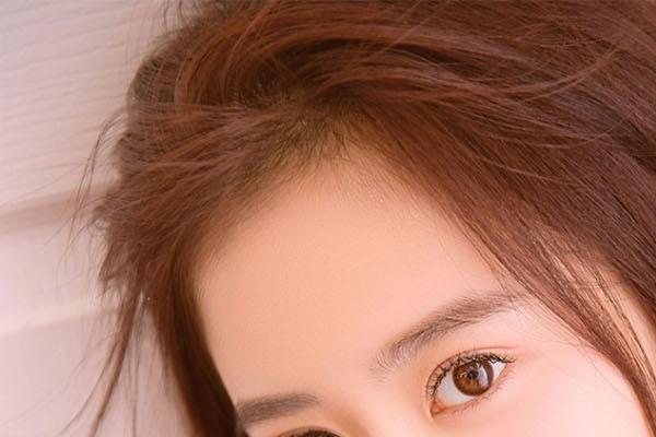 清纯美女吊带性感写真(8)